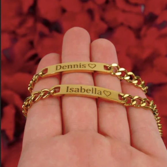 Couples Engraved Bracelet Set With Box - Picture 4 of 5